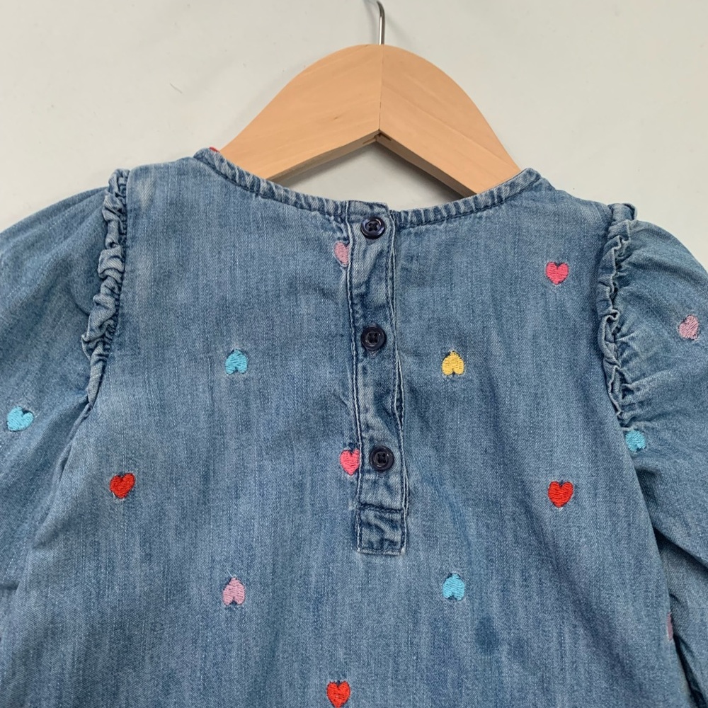 Embroidered hearts denim dress by BabyGAP. 2T - Picture 4 of 6